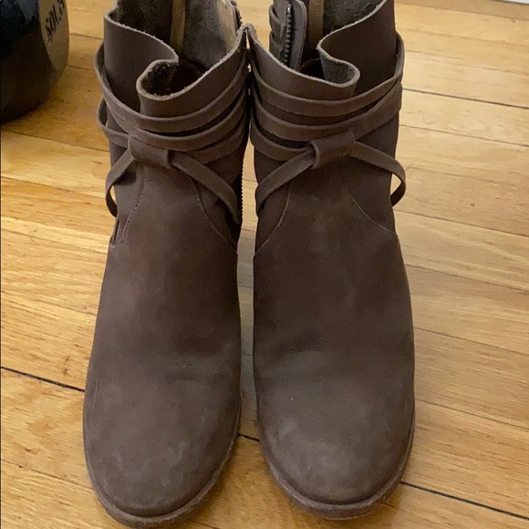 Brown Steve Madden heeled ankle booties size 9 - Picture 5 of 6